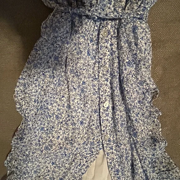 Draper James Floral Top in Blue and White - Picture 3 of 5